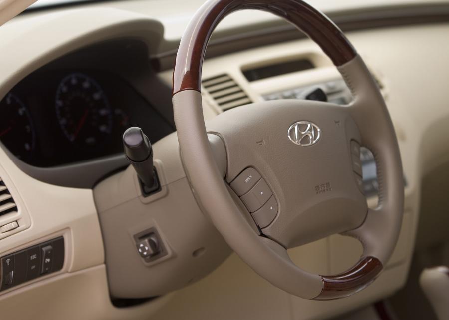  Hyundai Grandeur 2006 года  (фото 17 из 40)